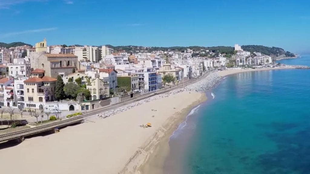 133 quarto Apartamento para venda em Pineda de Mar com piscina - 4 900 000 € (Ref: 6755648)
