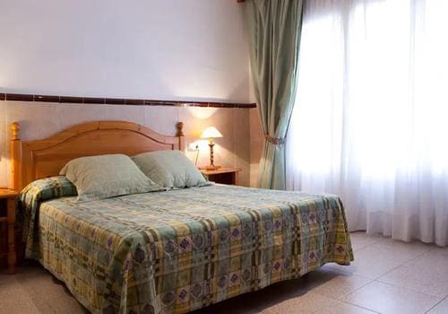 33 bedroom Hotel for sale in Roses - € 1,650,000 (Ref: 7670362)