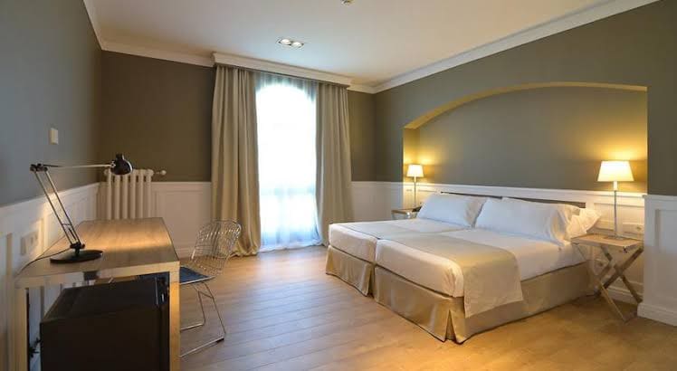 83 makuuhuone Hotelli myytävänä paikassa Barcelona kaupunki - 18 500 000 € (Ref: 9418782)