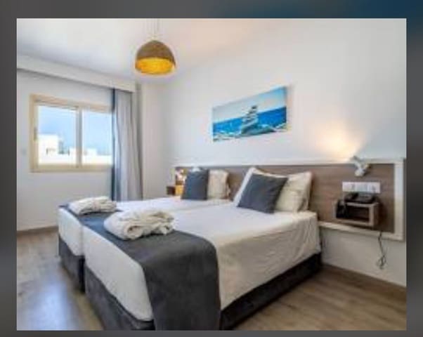 157 soveværelse Hotel til salg i Lloret de Mar med swimmingpool - € 9.500.000 (Ref: 9471190)