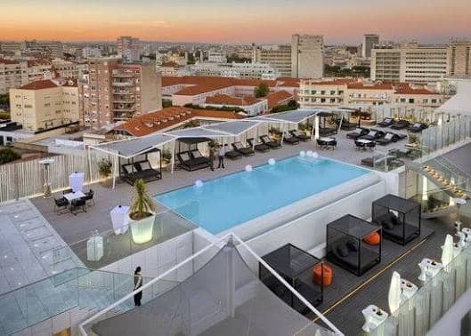 182 soverom Hotell til salgs i Barcelona by med svømmebasseng garasje - € 52 000 000 (Ref: 9737059)