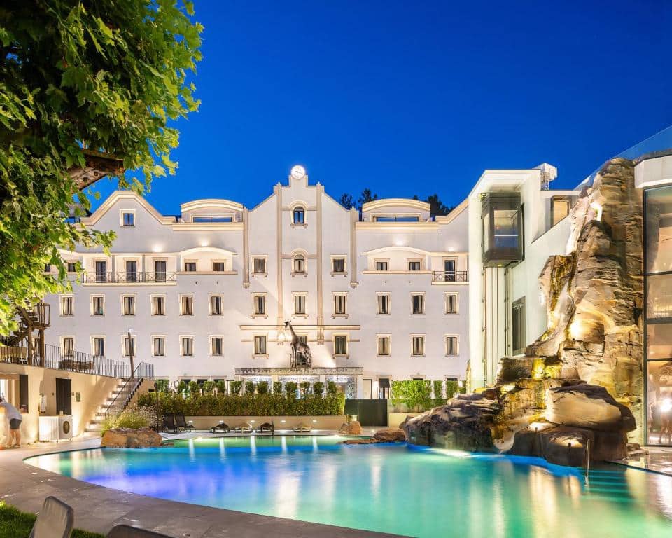 406 soveværelse Hotel til salg i Lloret de Mar med swimmingpool - € 19.900.000 (Ref: 9891293)