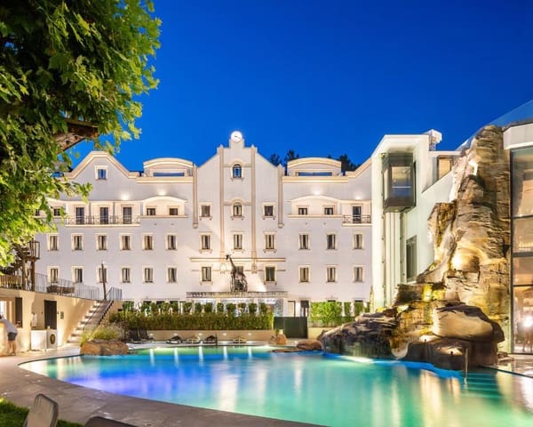 406 soveværelse Hotel til salg i Lloret de Mar med swimmingpool - € 19.900.000 (Ref: 9891293)