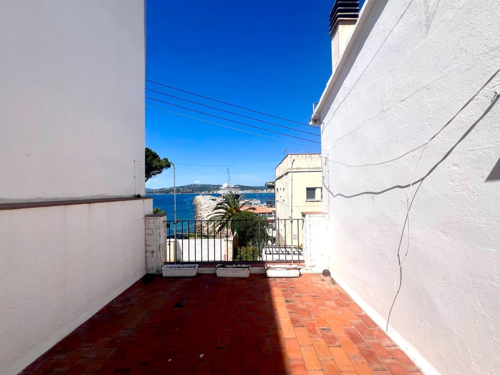 3 bedroom Flat for sale in Palamos with garage - € 460,000 (Ref: 10005674)