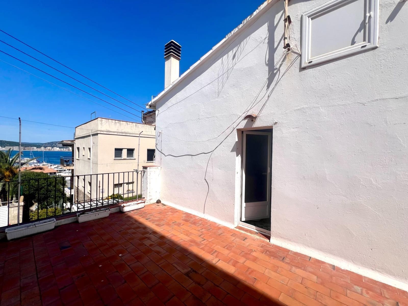 3 bedroom Flat for sale in Palamos with garage - € 460,000 (Ref: 10005674)