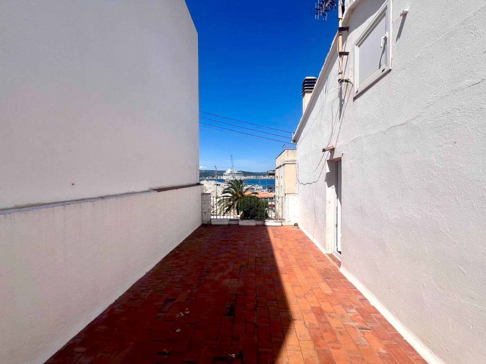 3 bedroom Flat for sale in Palamos with garage - € 460,000 (Ref: 10005674)