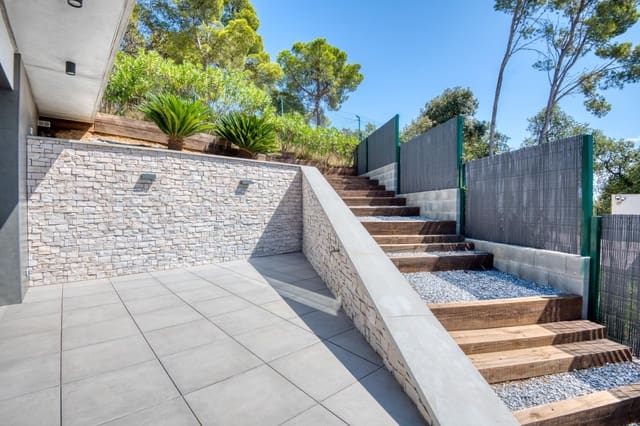 3 bedroom Villa for sale in Calonge i Sant Antoni with pool garage - € 1,425,000 (Ref: 10047393)