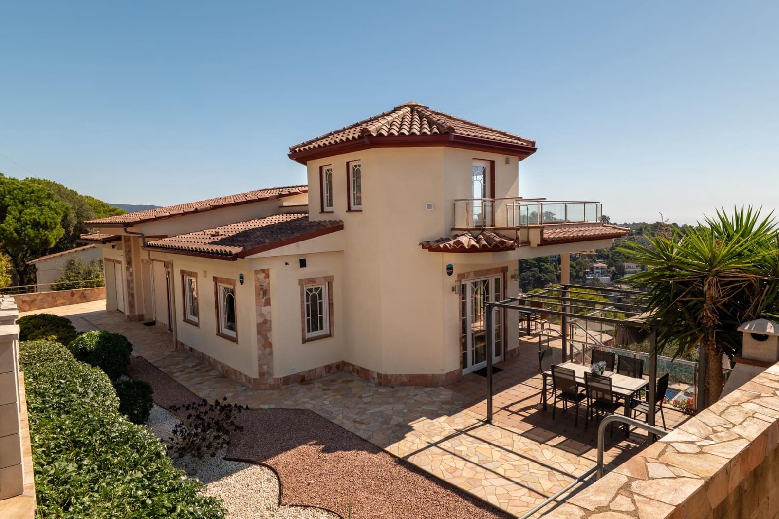 4 bedroom Villa for sale in Lloret de Mar with pool garage - € 970,000 (Ref: 10067998)