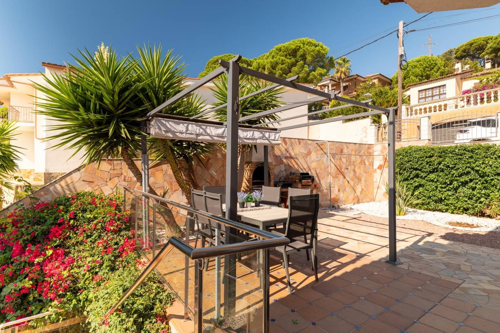 4 bedroom Villa for sale in Lloret de Mar with pool garage - € 970,000 (Ref: 10067998)