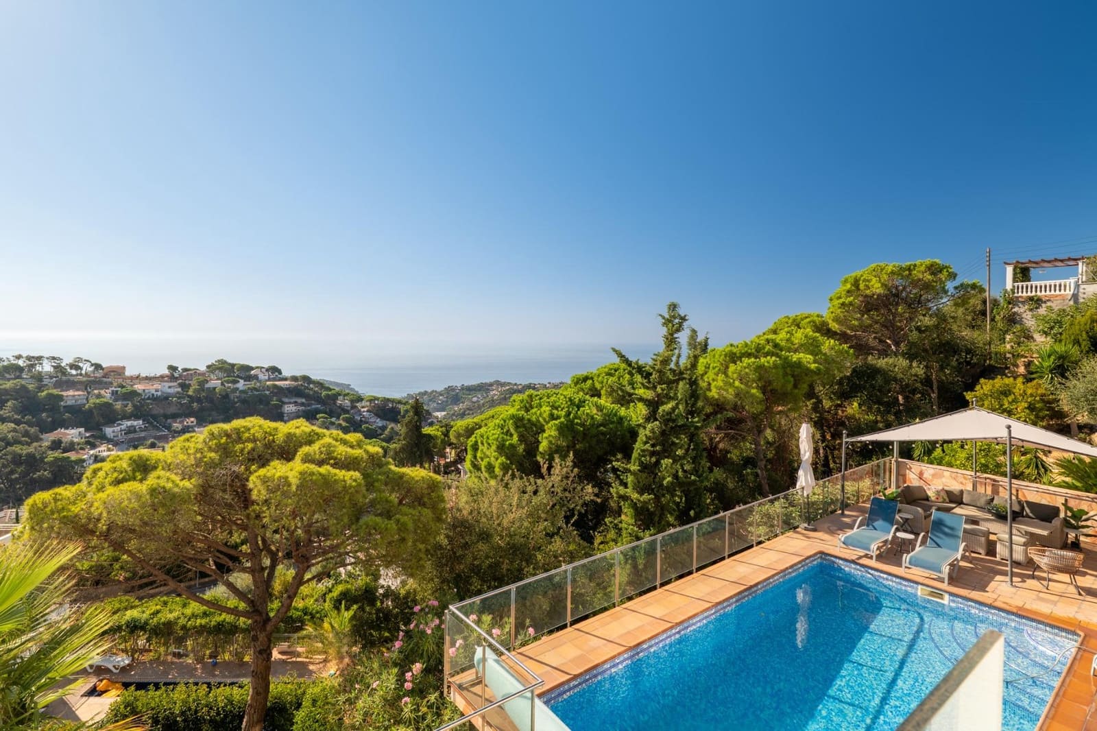 4 bedroom Villa for sale in Lloret de Mar with pool garage - € 970,000 (Ref: 10067998)