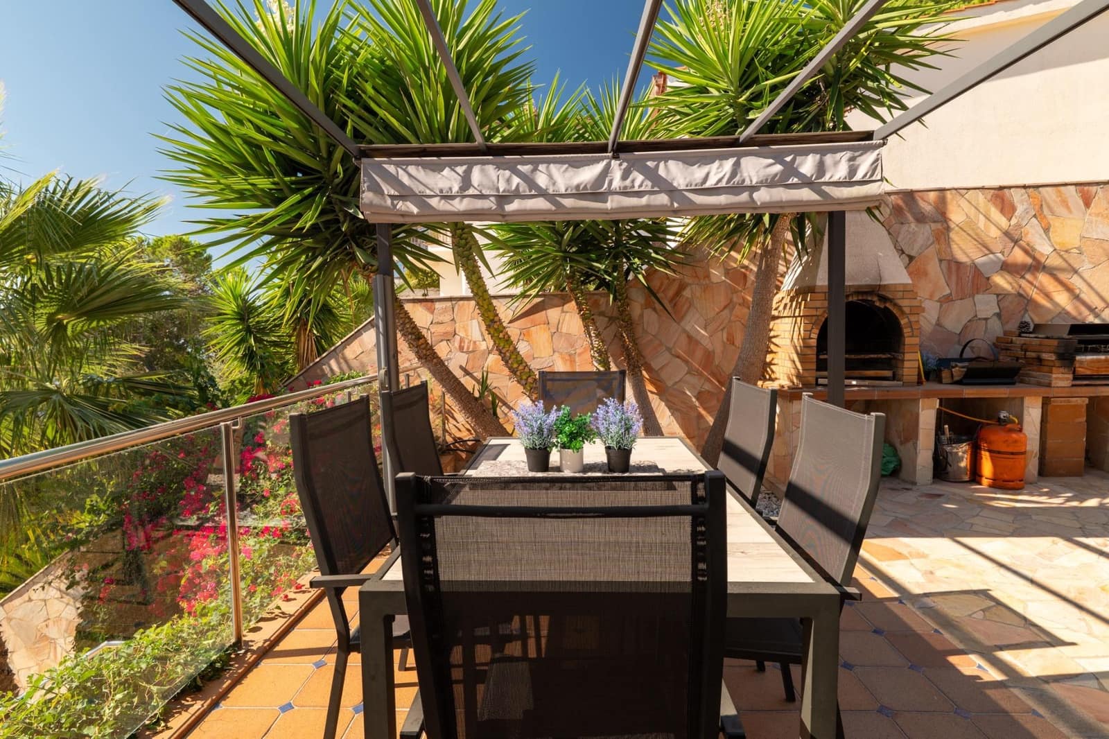 4 bedroom Villa for sale in Lloret de Mar with pool garage - € 970,000 (Ref: 10067998)