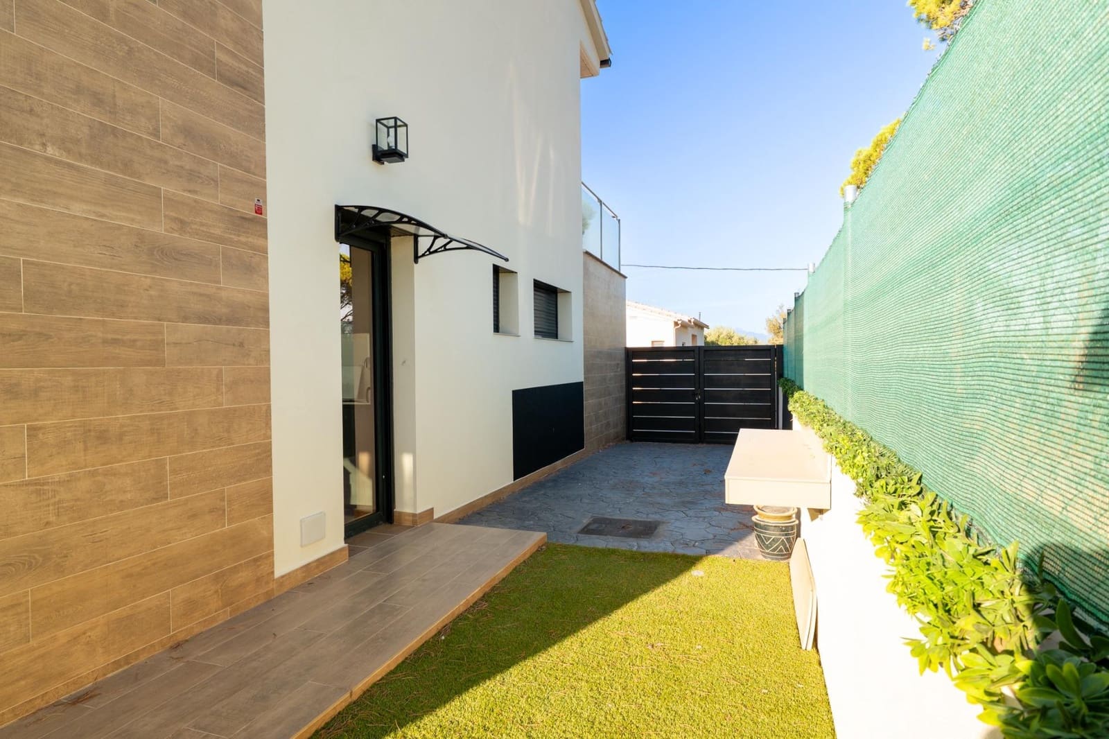3 bedroom Villa for sale in Caldes de Malavella with pool garage - € 490,000 (Ref: 10091187)