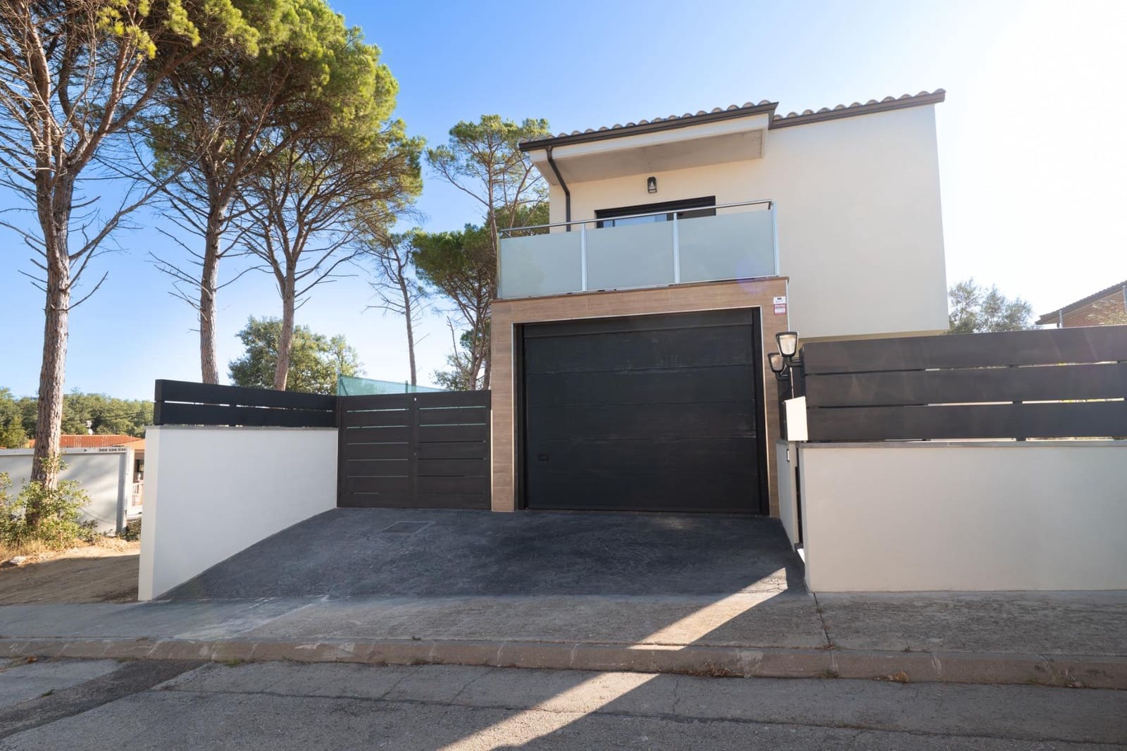 3 bedroom Villa for sale in Caldes de Malavella with pool garage - € 490,000 (Ref: 10091187)
