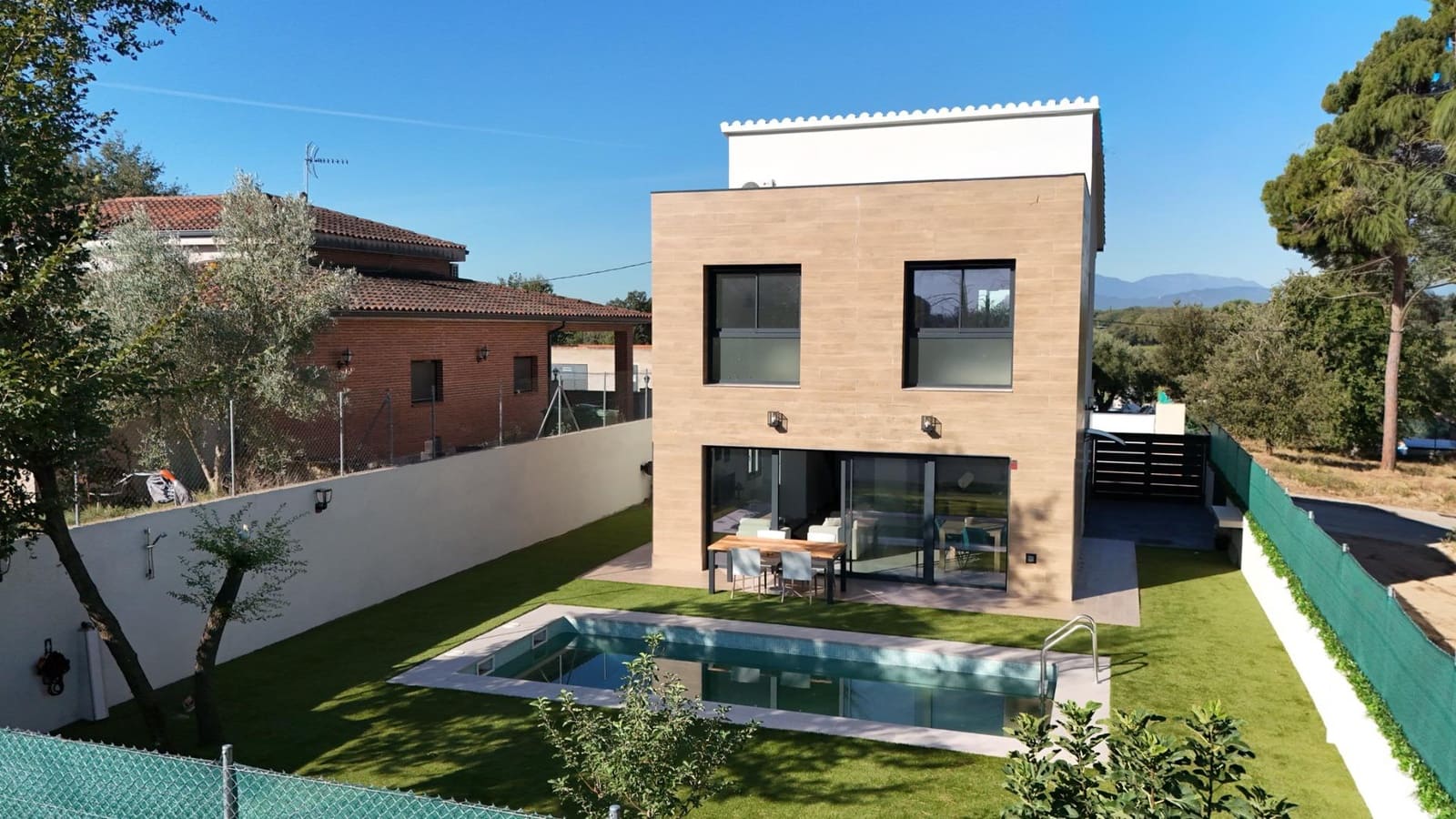 3 bedroom Villa for sale in Caldes de Malavella with pool garage - € 490,000 (Ref: 10091187)