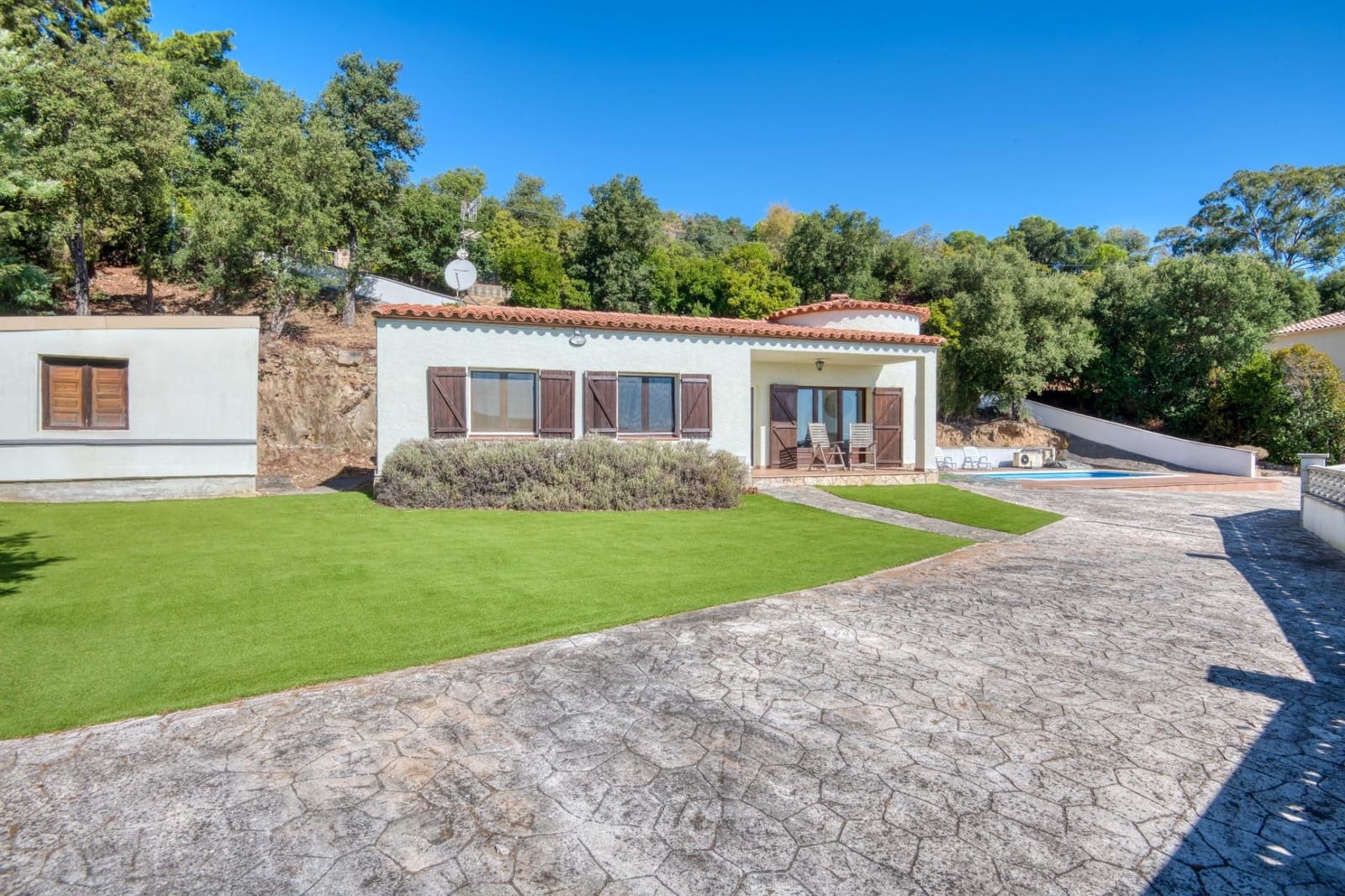 3 bedroom Villa for sale in Santa Cristina d'Aro with pool - € 285,000 (Ref: 10111780)