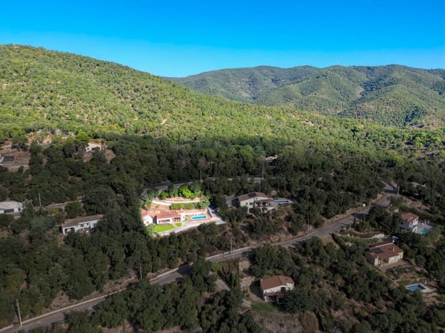 3 makuuhuone Huvila myytävänä paikassa Santa Cristina d'Aro mukana uima-altaan - 285 000 € (Ref: 10111780)