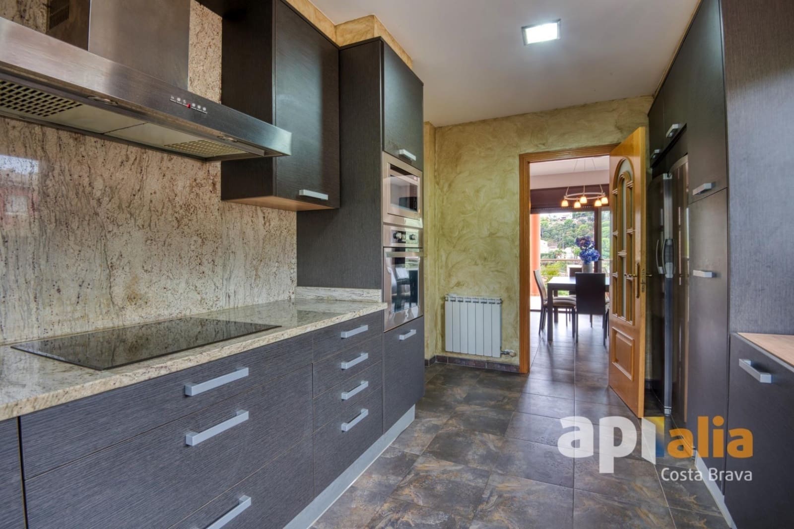 6 makuuhuone Huvila myytävänä paikassa Calonge i Sant Antoni mukana uima-altaan 
autotalli - 650 000 € (Ref: 10132057)
