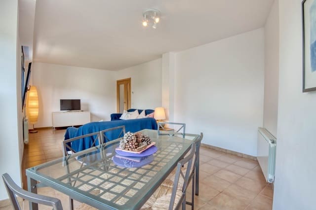 3 bedroom Flat for sale in Sant Feliu de Guíxols with pool - € 420,000 (Ref: 9101005)