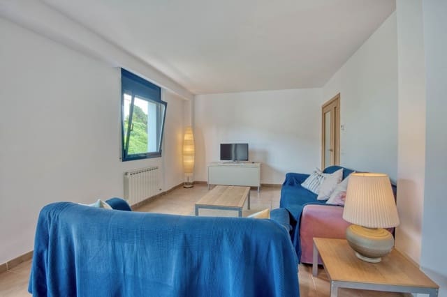 3 bedroom Flat for sale in Sant Feliu de Guíxols with pool - € 420,000 (Ref: 9101005)