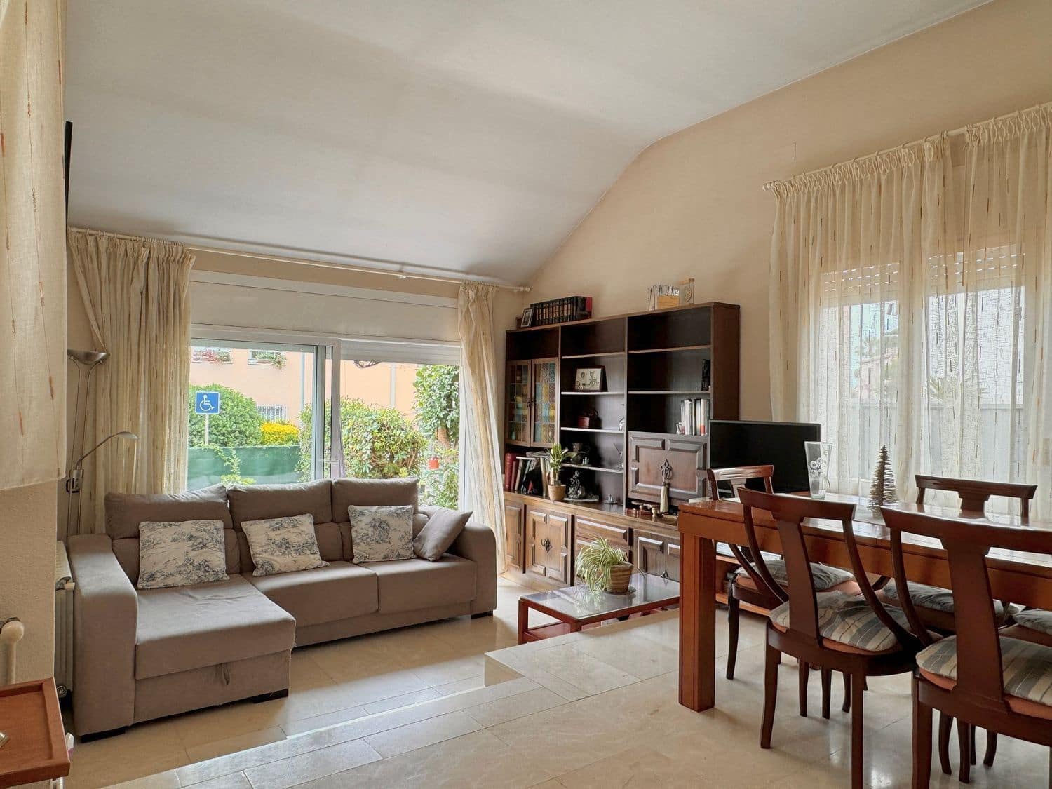 4 soveværelse Villa til salg i Platja d'Aro - € 450.000 (Ref: 9101010)