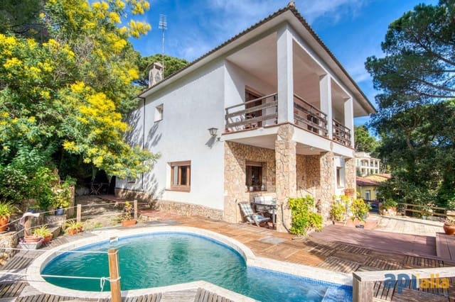 6 soveværelse Villa til salg i Sant Feliu de Guíxols med swimmingpool - € 550.000 (Ref: 9101012)