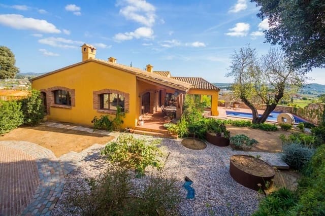 5 bedroom Villa for sale in Mont-ras with pool - € 1,180,000 (Ref: 9101028)