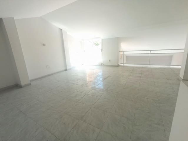 4 bedroom Penthouse for sale in Palamós with garage - € 350,000 (Ref: 9106532)