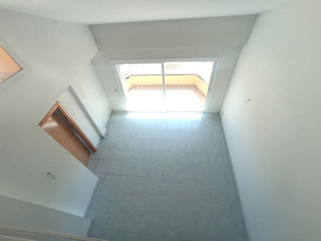 4 bedroom Penthouse for sale in Palamós with garage - € 350,000 (Ref: 9106532)