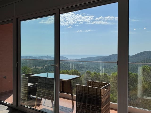 3 bedroom Villa for sale in Sant Feliu de Guíxols - € 610,000 (Ref: 9107626)