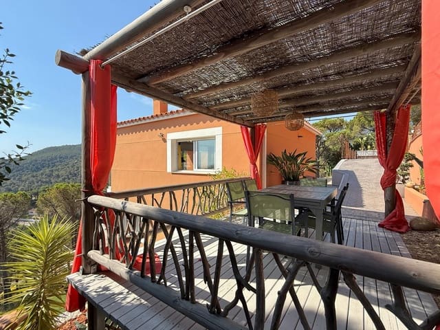 3 bedroom Villa for sale in Sant Feliu de Guíxols - € 610,000 (Ref: 9107626)