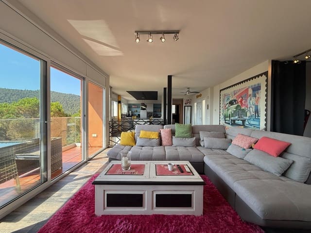 3 bedroom Villa for sale in Sant Feliu de Guíxols - € 610,000 (Ref: 9107626)