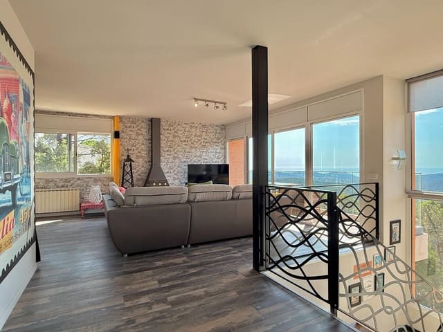 3 bedroom Villa for sale in Sant Feliu de Guíxols - € 610,000 (Ref: 9107626)