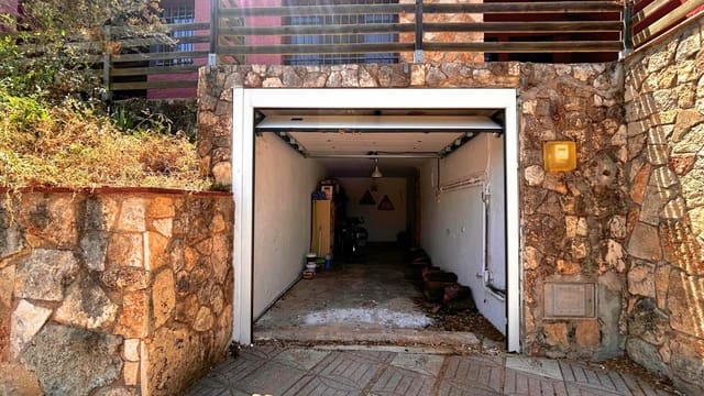 4 sypialnia Willa na sprzedaż w Santa Cristina d'Aro z basenem garażem - 385 000 € (Ref: 9110297)