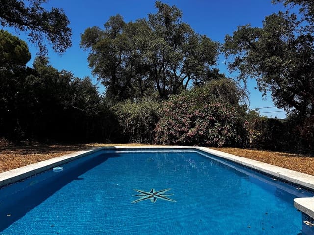 4 sypialnia Willa na sprzedaż w Santa Cristina d'Aro z basenem garażem - 385 000 € (Ref: 9110297)