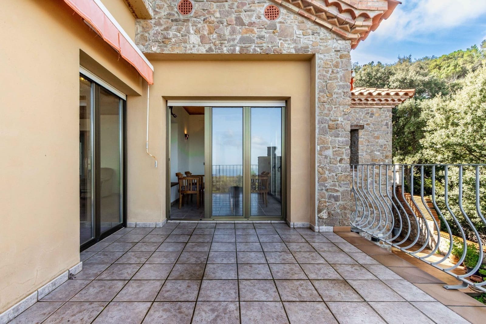 Chalet de 6 habitaciones en Sa Riera en venta con garaje - 1.290.000 € (Ref: 9118727)