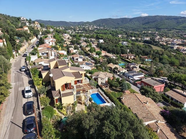 4 soveværelse Villa til salg i Calonge i Sant Antoni med swimmingpool garage - € 480.000 (Ref: 9272614)