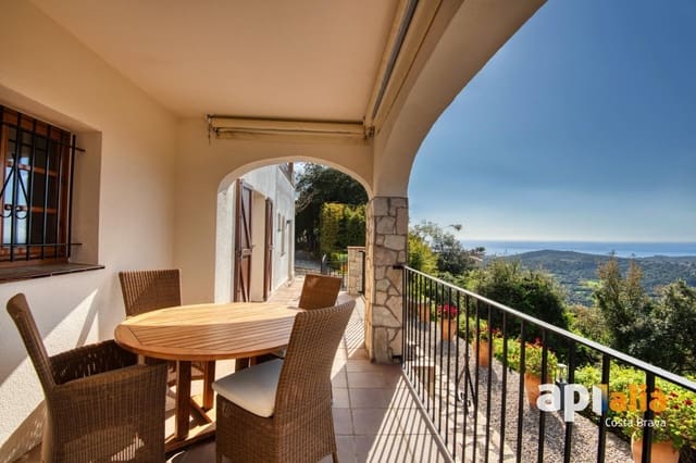 4 bedroom Villa for sale in Calonge i Sant Antoni with pool - € 675,000 (Ref: 9374128)