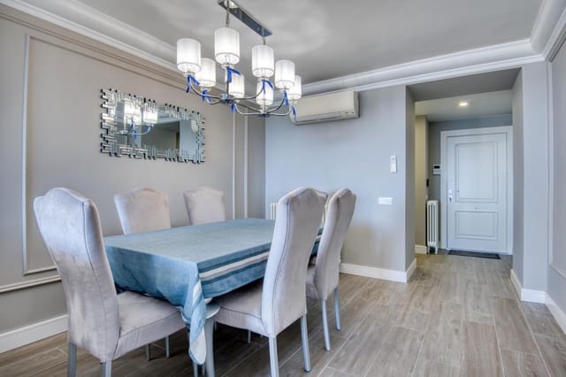 2 slaapkamer Flat te koop in Sant Feliu de Guíxols met zwembad garage - € 650.000 (Ref: 9403416)