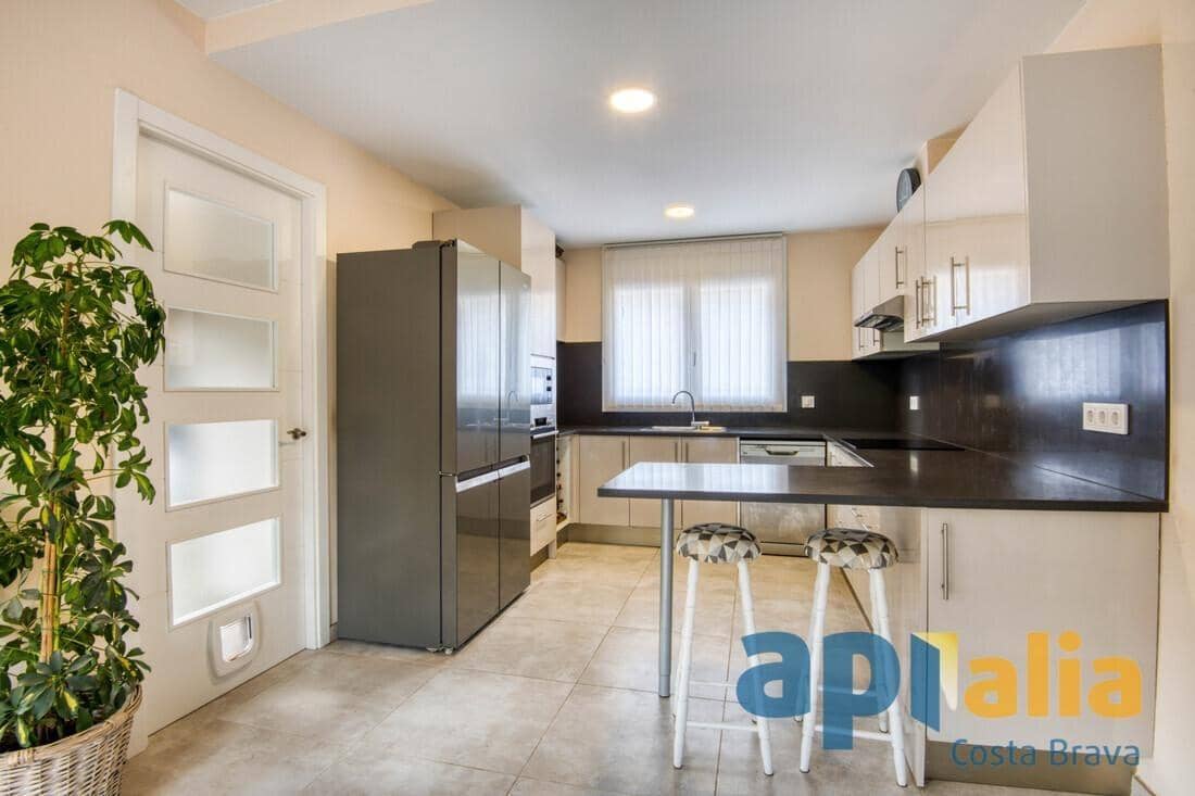 5 camera da letto Villa in vendita in Santa Cristina d'Aro con piscina - 795.000 € (Rif: 9478745)