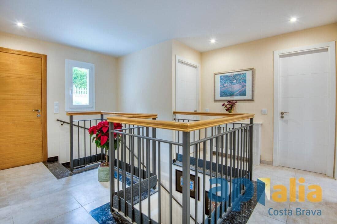 5 camera da letto Villa in vendita in Santa Cristina d'Aro con piscina - 795.000 € (Rif: 9478745)