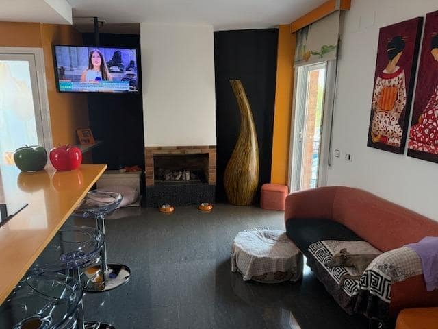 3 bedroom Flat for sale in Lloret de Mar with garage - € 365,000 (Ref: 9524312)