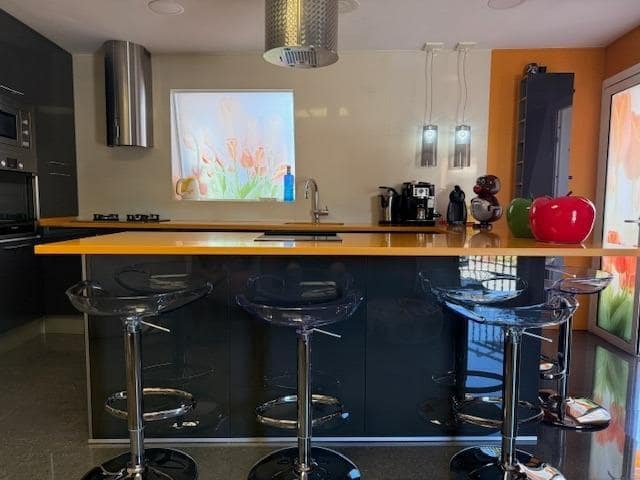 3 bedroom Flat for sale in Lloret de Mar with garage - € 365,000 (Ref: 9524312)