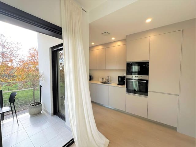 Ático de 3 habitaciones en Platja d'Aro, Castell-Platja d'Aro en venta con piscina garaje - 400.000 € (Ref: 9530546)