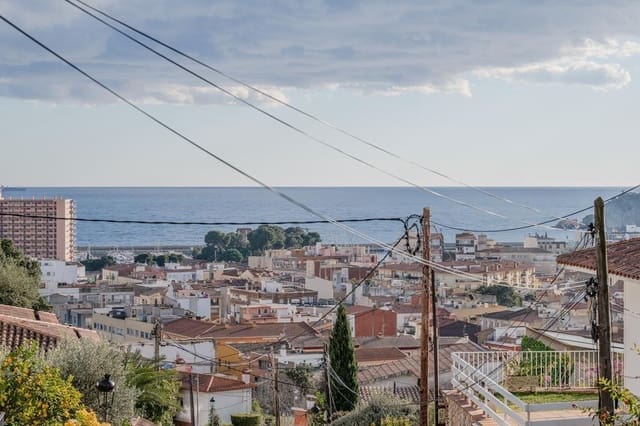 Chalet de 4 habitaciones en Sant Feliu de Guíxols en venta con garaje - 750.000 € (Ref: 9605006)