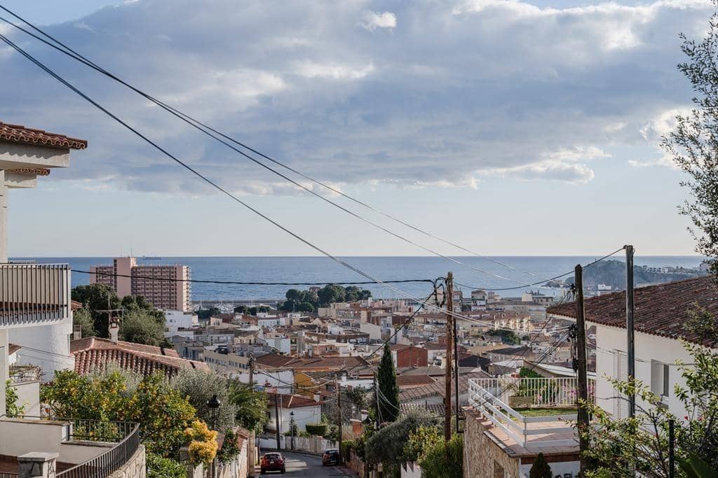 Chalet de 4 habitaciones en Sant Feliu de Guíxols en venta con garaje - 750.000 € (Ref: 9605006)