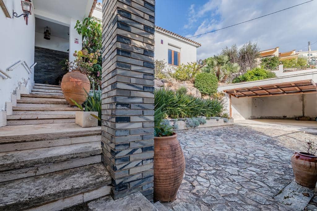 Chalet de 4 habitaciones en Sant Feliu de Guíxols en venta con garaje - 750.000 € (Ref: 9605006)