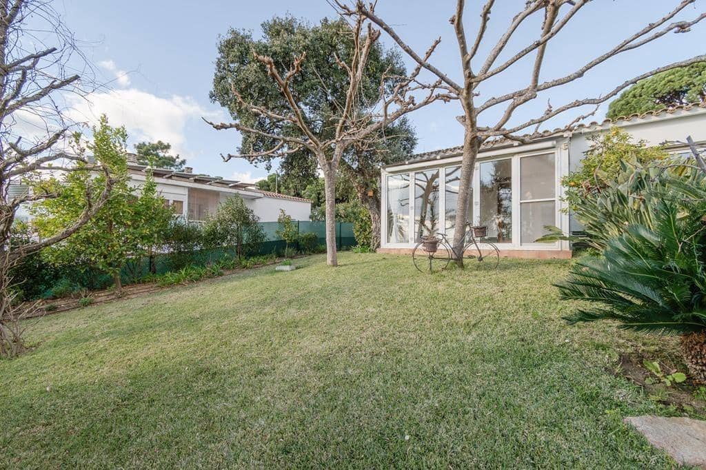 Chalet de 4 habitaciones en Sant Feliu de Guíxols en venta con garaje - 750.000 € (Ref: 9605006)