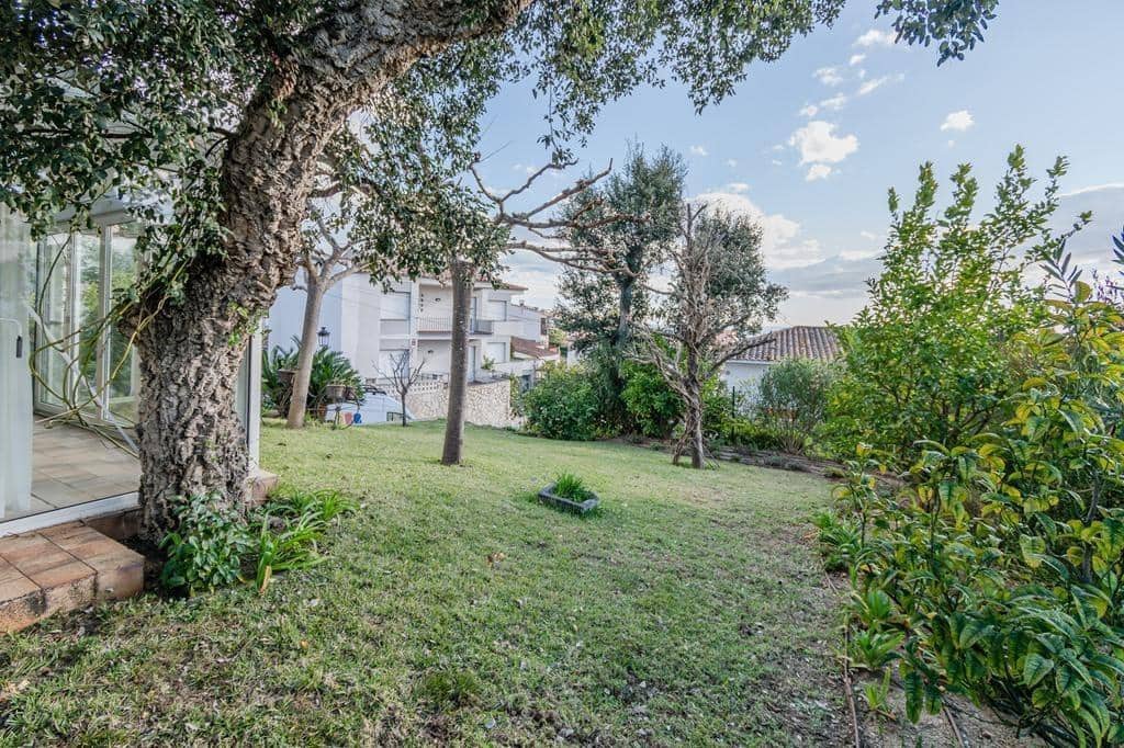 Chalet de 4 habitaciones en Sant Feliu de Guíxols en venta con garaje - 750.000 € (Ref: 9605006)