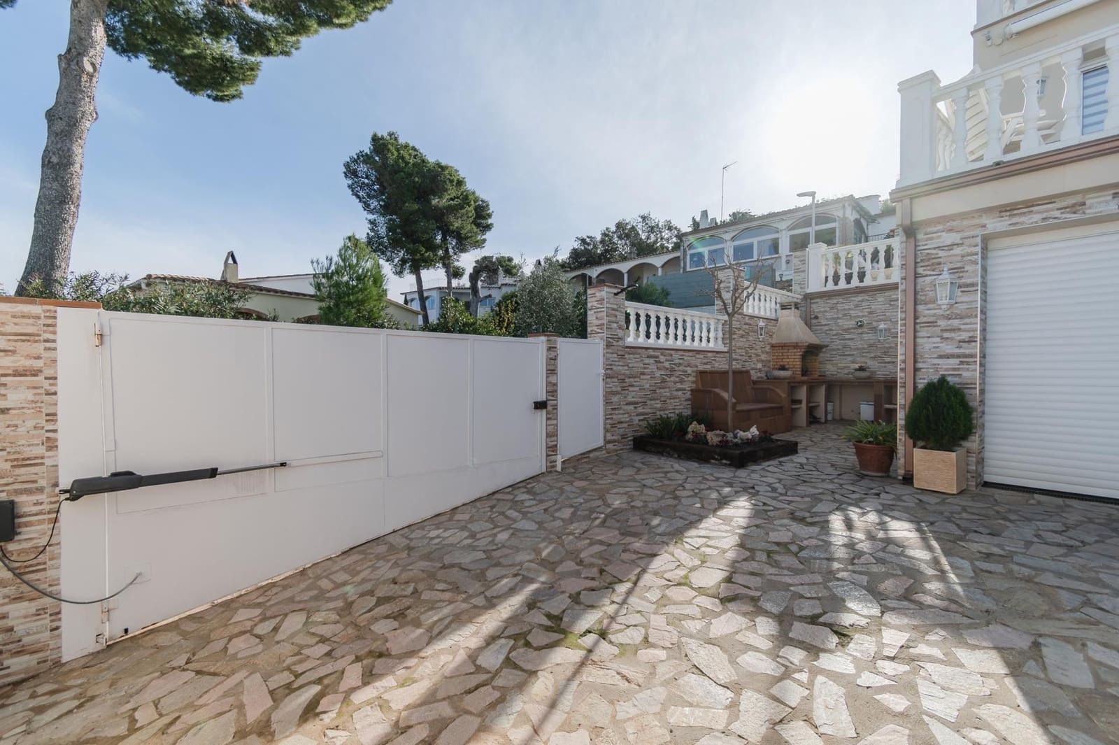 5 sypialnia Willa na sprzedaż w Els Masos De Pals z basenem garażem - 1 200 000 € (Ref: 9625685)