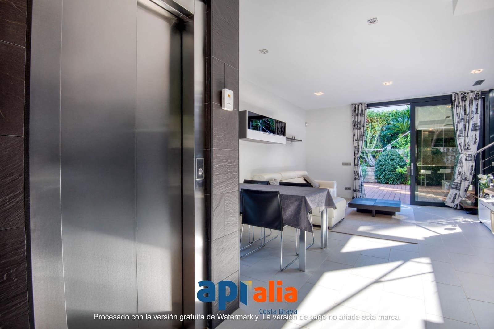 3 Zimmer Villa zu verkaufen in Blanes mit Pool Garage - 1.300.000 € (Ref: 9625686)